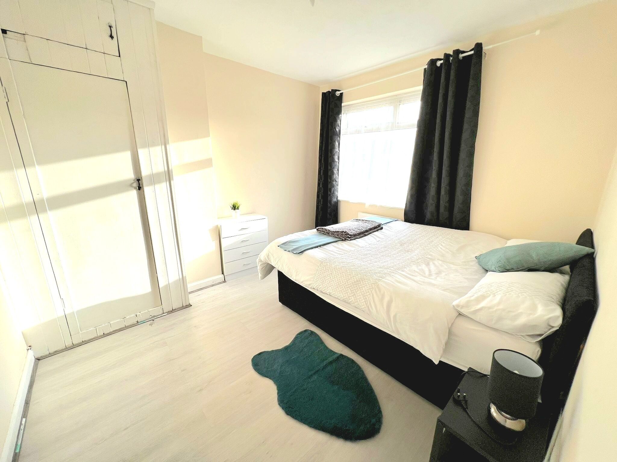 House, Multiple Beds | 3 bedrooms, iron/ironing board, free WiFi