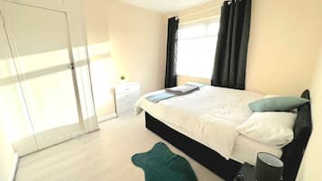 House, Multiple Beds | 3 bedrooms, iron/ironing board, free WiFi