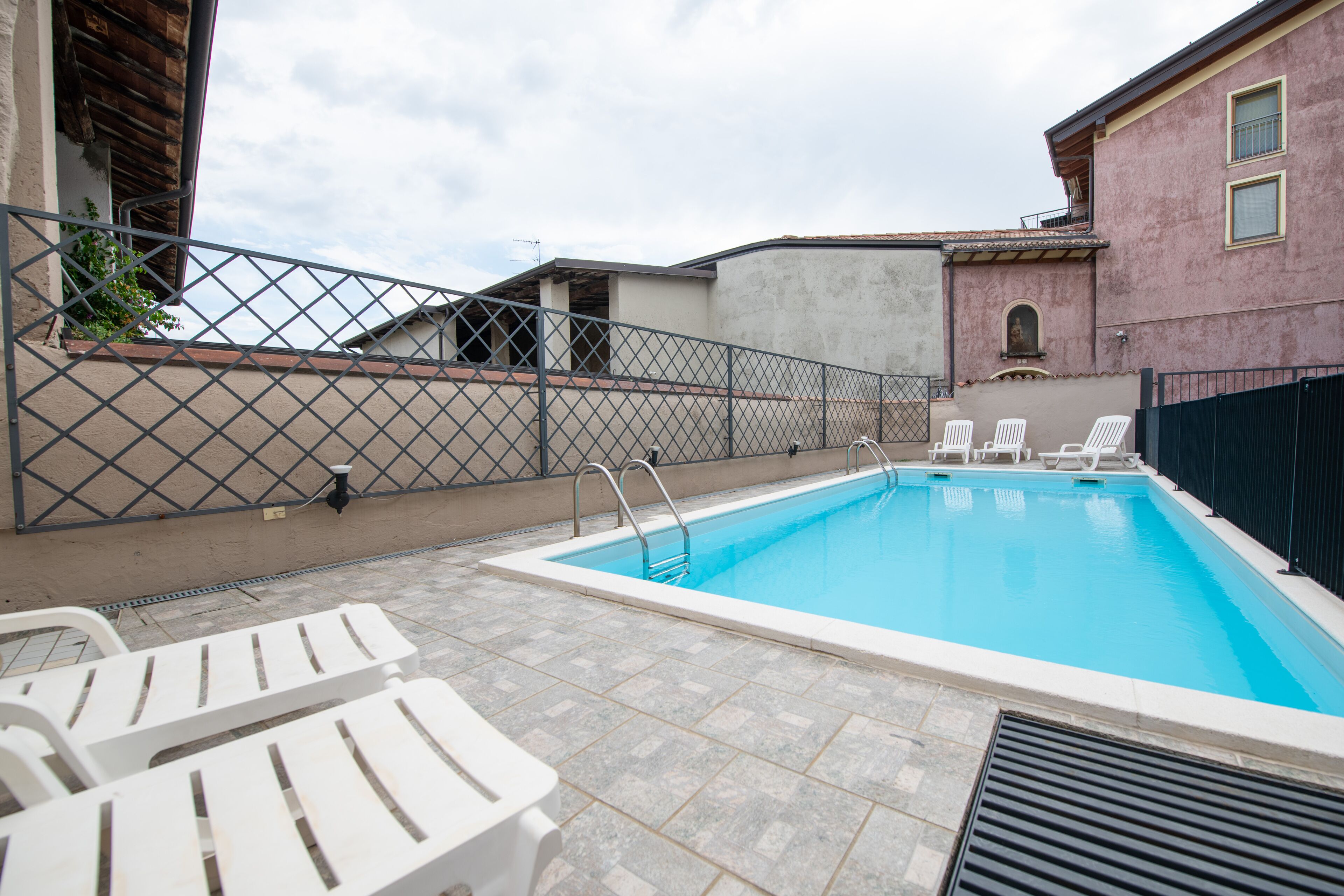 Basic Apartment | Terrace/patio