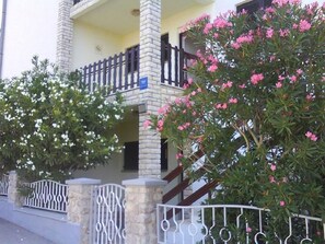 Apartment (Voyasi - 60 m from sea - A1(2+1)) | Aussenbereich