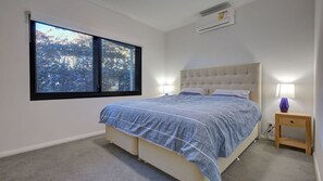 4 habitaciones, escritorio, tabla de planchar con plancha y wifi 