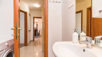 Apartment (Robi 2 - marina view - A1(4+1)) | Bathroom