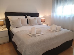 Apartment (Villa Esse - heated pool & seaview - ) | 1 bedroom, free WiFi, bed sheets - Villa Esse - Heated Pool & Seaview - A3 (Baska Voda)
