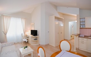 Apartment (Beachfront luxury condos - A11(2+2)) | Living area | TV