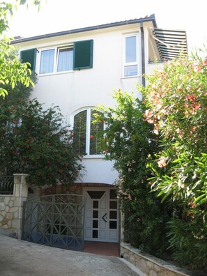 Studio (Jole -  70m from the sea - SA2(2)) | Exterior - Jole - 70m From the sea - SA2 Priz (Jelsa)