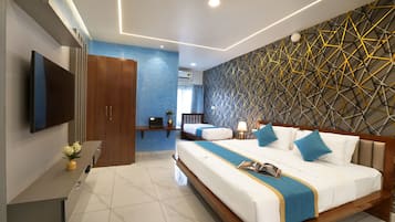 Luxury Studio Suite | 2 bedrooms, Egyptian cotton sheets, premium bedding, down comforters