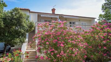Apartment (Neve - 50 m from beach - A3(2+1)) | Exterior