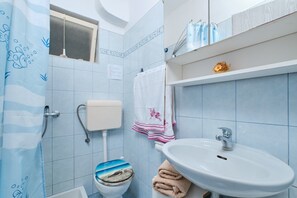 Apartment (Giuseppe - green terrace - A1(4)) | Badezimmer