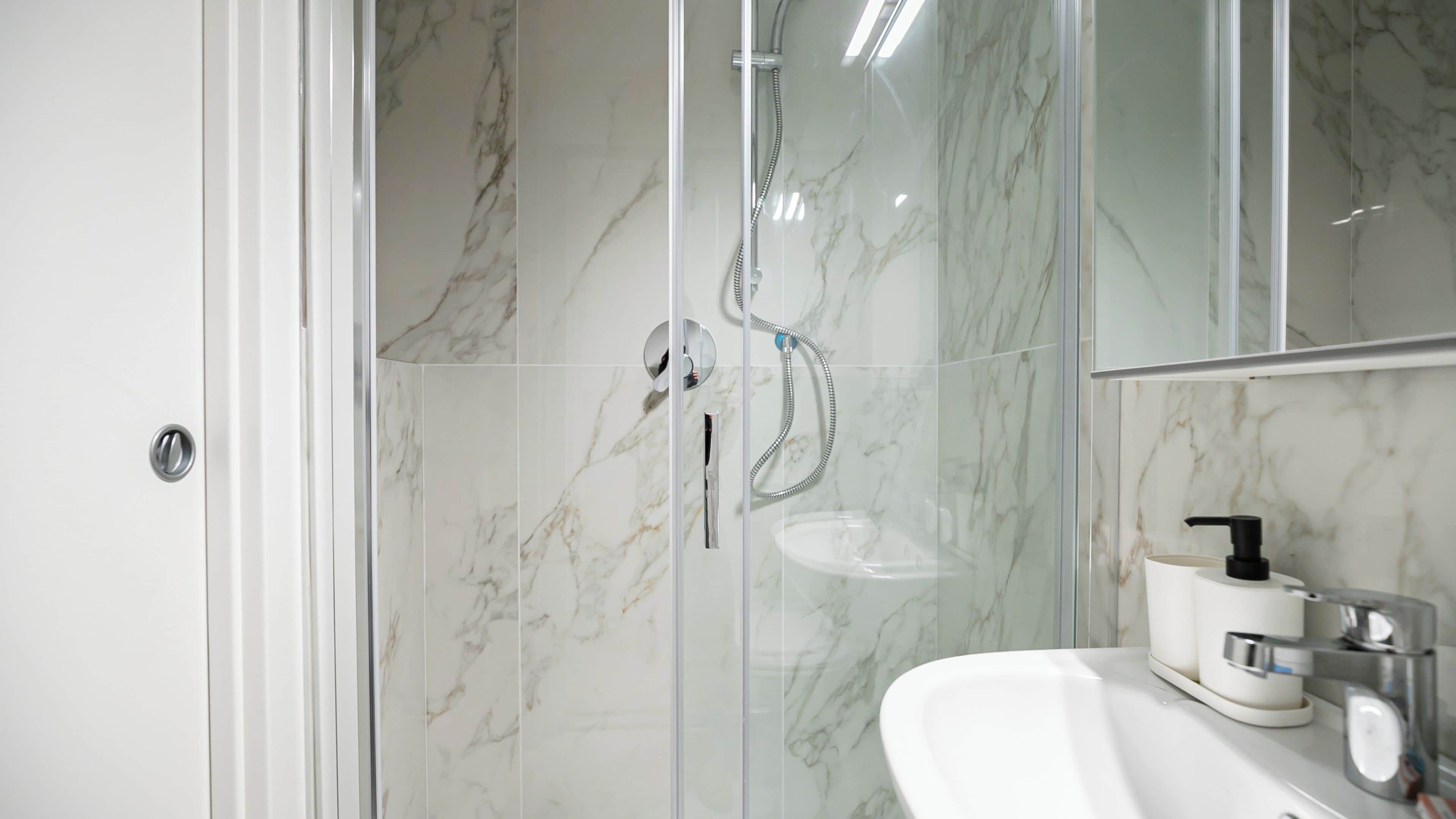 Appartamento, 1 letto singolo, angolo cottura | Bagno | Doccia, set di cortesia gratuito, asciugacapelli, asciugamani