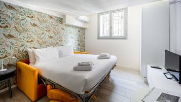 Luxury-Studio, Kochnische | Bügeleisen/Bügelbrett, Babybetten, kostenloses WLAN, Bettwäsche