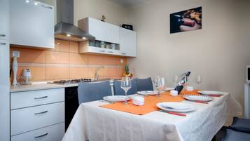House (Paradiso - quiet island resort - H(6+) | Living area | TV