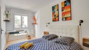 1 bedroom, desk, iron/ironing board, WiFi