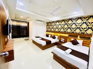 Free WiFi, bed sheets
