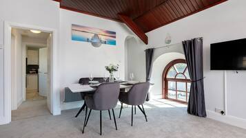 Departamento de lujo, baño privado (Chapel) | Restaurantes