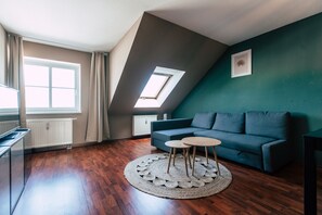 *Big Industrial* 2-Room Apartment with Kitchen | Living area - Luga Homes - Gewandhaus (Leipzig)