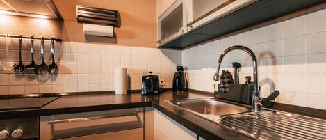 *Big Industrial* 2-Room Apartment with Kitchen | Private kitchen | Fridge, microwave, oven, stovetop