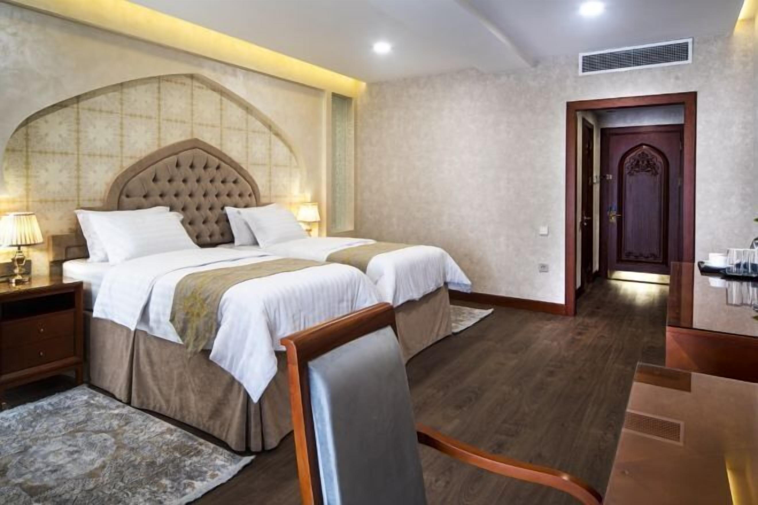 تجهيزات عازلة للصوت وواي فاي مجانًا وملاءات أسرّة