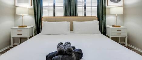 4 dormitoris, escriptori, planxa i posts de planxar i wifi