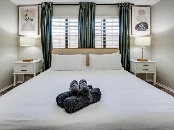 4 bedrooms, desk, iron/ironing board, WiFi