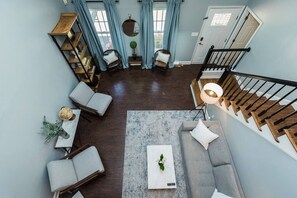 Televisie en een open haard