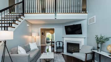 Télévision, cheminée