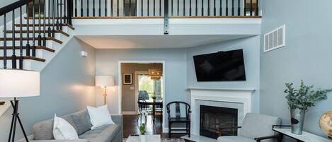 TV, fireplace