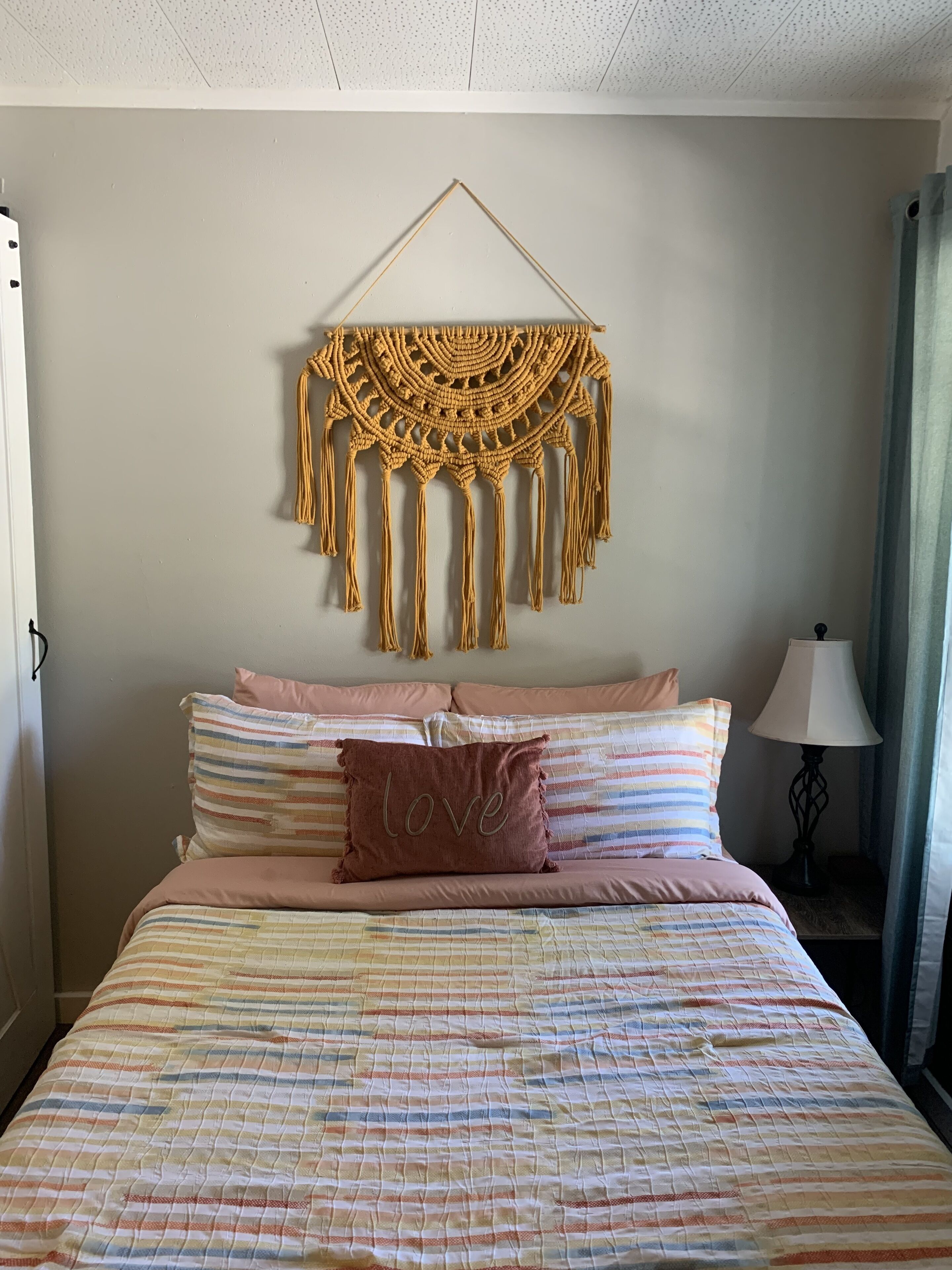 Two minutes from the lake a cozy single room.