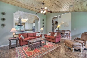 TV, fireplace, video games, DVD player - Cozy Pinetop Retreat w/ Yard & Heated Gazebo! (Pinetop)