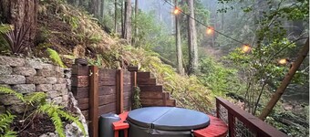 Hillside Retreat in the Redwoods w/ Hot Tub, Pet-Friendly