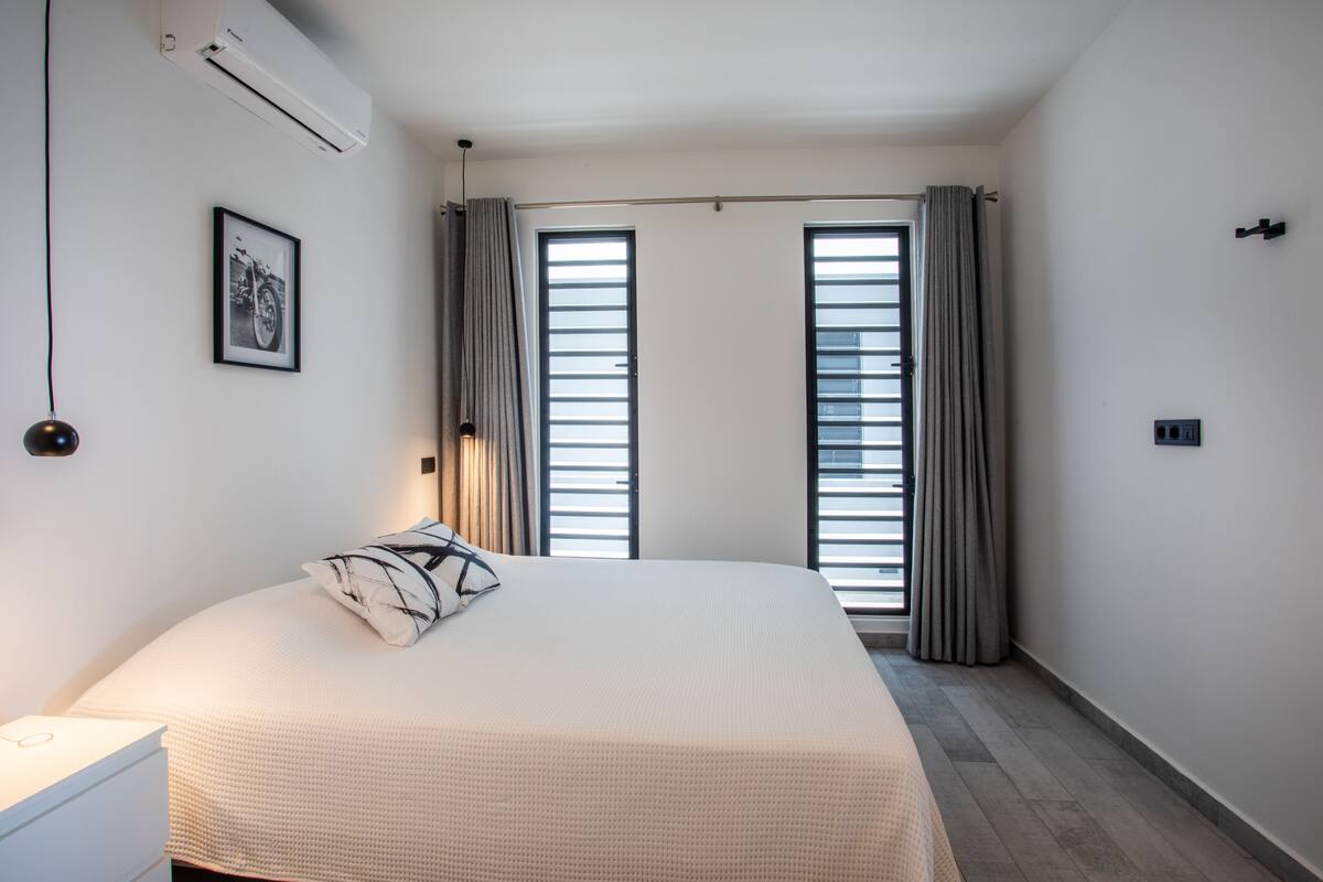 deluxe apartment | in-room safe, individually decorated, individually furnished