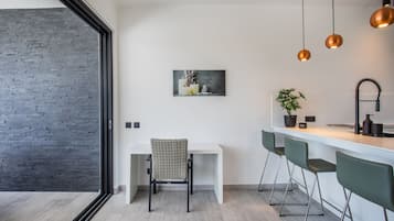 Deluxe Apartment | Private kitchen | Full-sized fridge, microwave, oven, stovetop