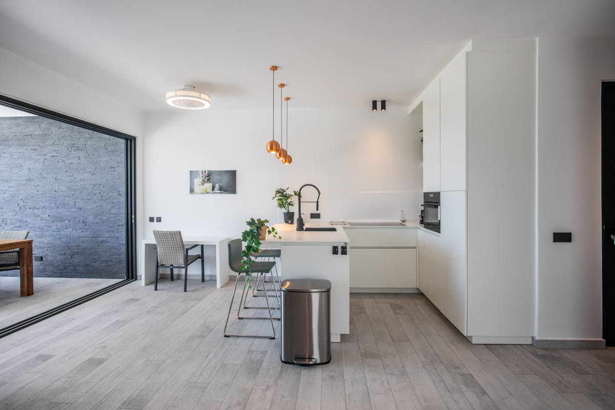 deluxe apartment | private kitchen | full-sized fridge, microwave, oven, stovetop