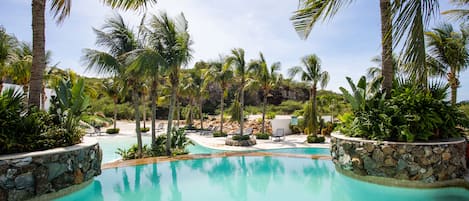 Outdoor pool, pool loungers