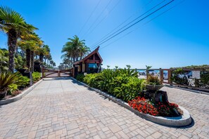 Property grounds - 35581 Beach Road: 4  BR, 4  BA House in Dana Point, Sleeps 8 (Dana Point)