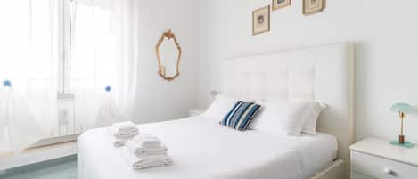 Apartment (2 Bedrooms) | 2 bedrooms, premium bedding, laptop workspace, iron/ironing board