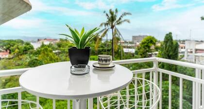 Soderberg by J&J (Near airport| Wi-Fi |Netflix)