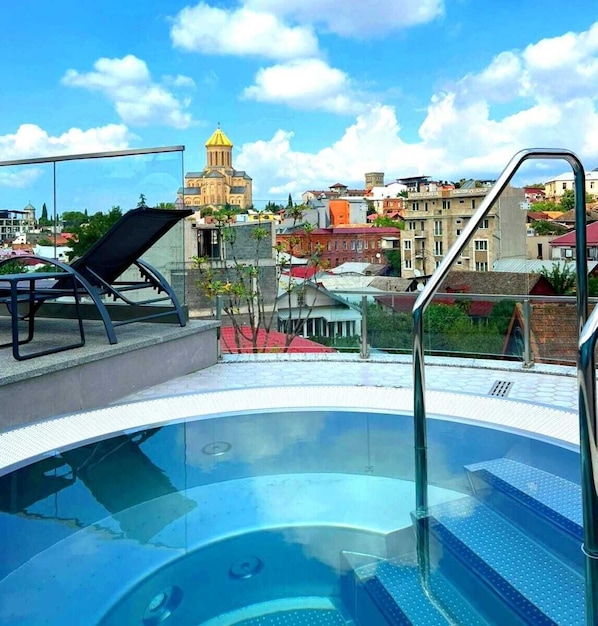 Rooftop pool - Hotel Banovani, Tbilisi (Tbilisi)
