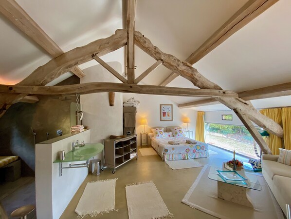 6 chambres, fer et planche à repasser, Wi-Fi