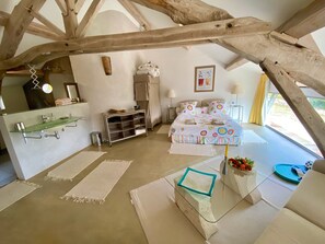 6 bedrooms, iron/ironing board, WiFi, wheelchair access - Former Quercy Blanc wine storehouse in the heart of the Cahors vineyards (Barguelonne-en-Quercy)