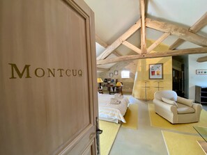 6 bedrooms, iron/ironing board, WiFi, wheelchair access - Former Quercy Blanc wine storehouse in the heart of the Cahors vineyards (Barguelonne-en-Quercy)