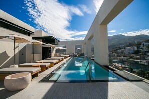 Pool - Modern 2BR Near Beach & Boardwalk | Gym & BBQ (Puerto Vallarta)