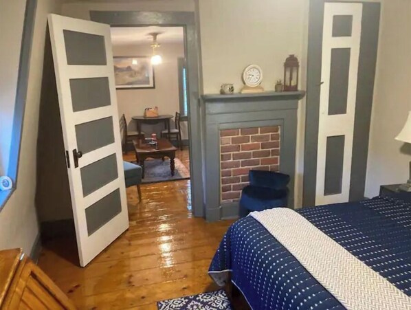 1 bedroom, desk, iron/ironing board, free WiFi