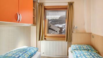 2 bedrooms, free WiFi, bed sheets