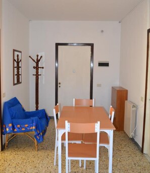 Dining - 'Appartamento 6' Near the Beach with Wi-Fi & Balcony (Ameglia)