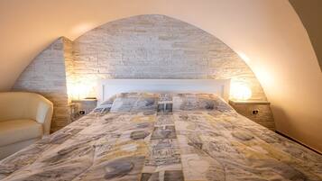 1 habitación, tabla de planchar con plancha, wifi gratis y ropa de cama