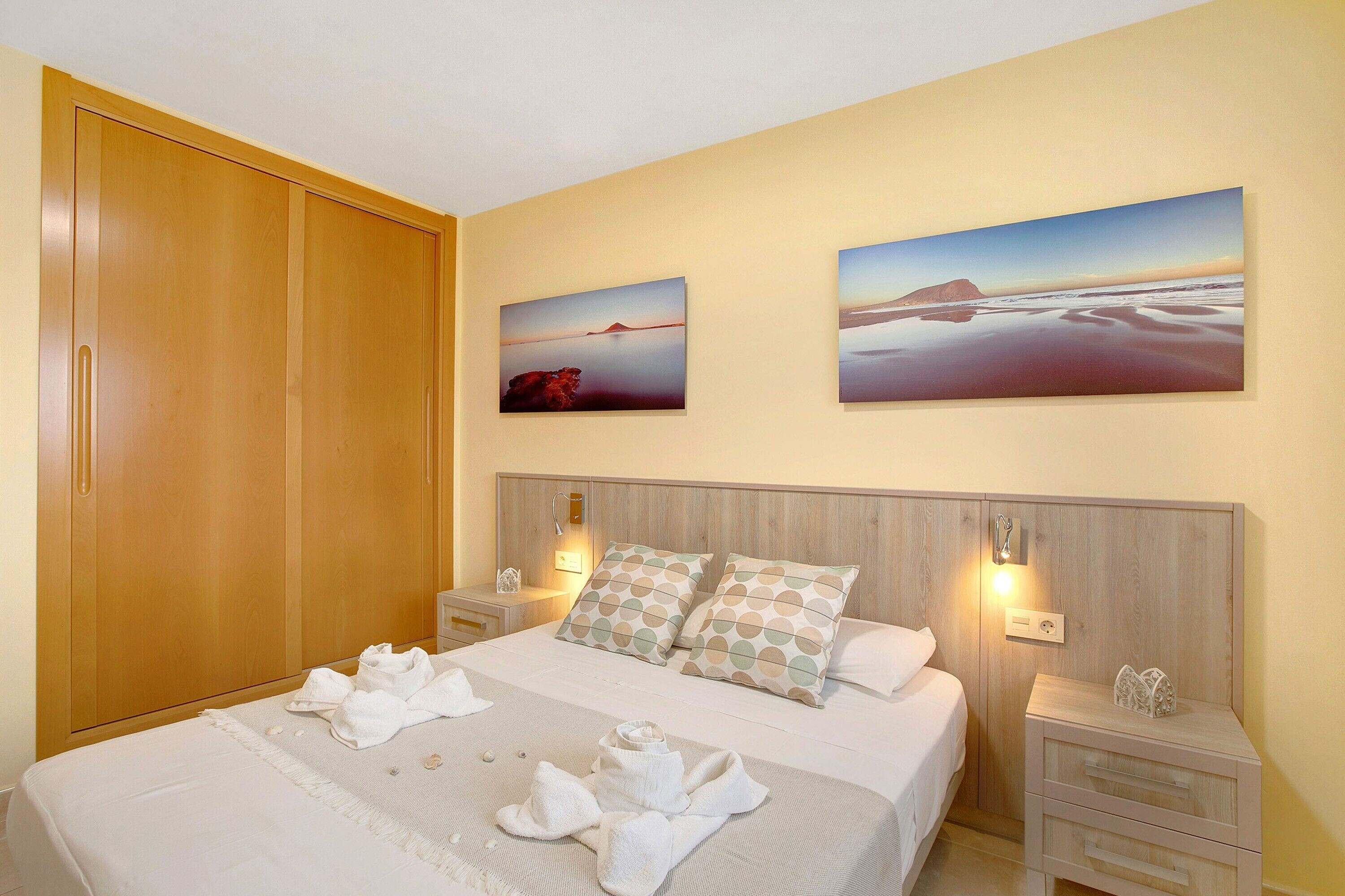 2 makuuhuonetta, silitysrauta/-lauta, ilmainen Wi-Fi, vuodevaatteet