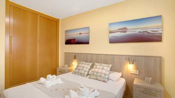 2 makuuhuonetta, silitysrauta/-lauta, ilmainen Wi-Fi, vuodevaatteet