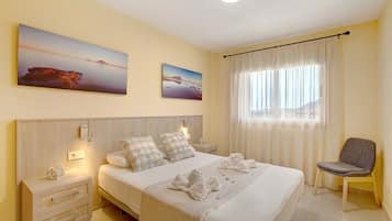 2 bedrooms, iron/ironing board, free WiFi, bed sheets