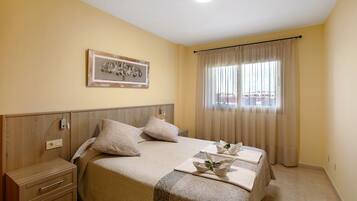 2 chambres, fer et planche Ă repasser, Wi-Fi gratuit, draps fournis