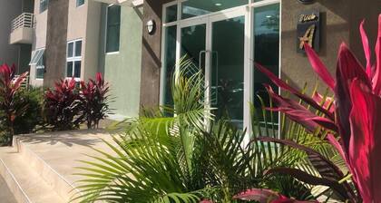 Suite Tangerine Classy & Conveniently Located!